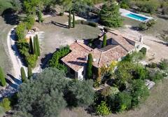 La Mourrade – Luxe, Vues et Intimité en Provence